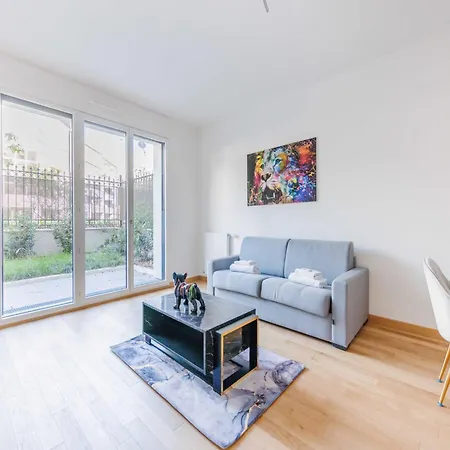 Charming - - Mobility Lease *